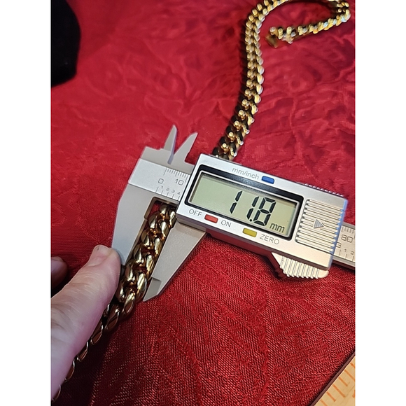 Miami Cuban Link 18k Gold Plated Stainless Steel Chain - Picture 4 of 8